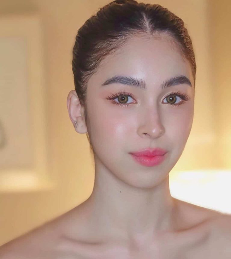Julia Barretto’s soft and dewy look at the ABS-CBN Ball