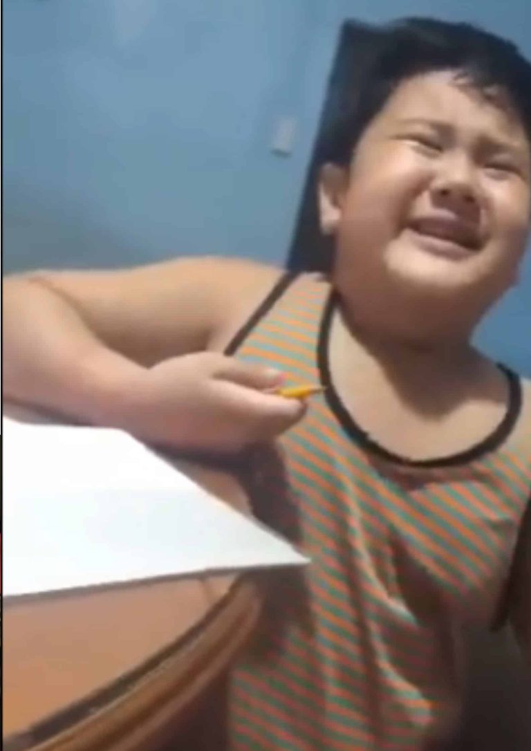 ‘Dami ng pangalan ko, Lord!’: Kid tearfully protests long name while doing homework