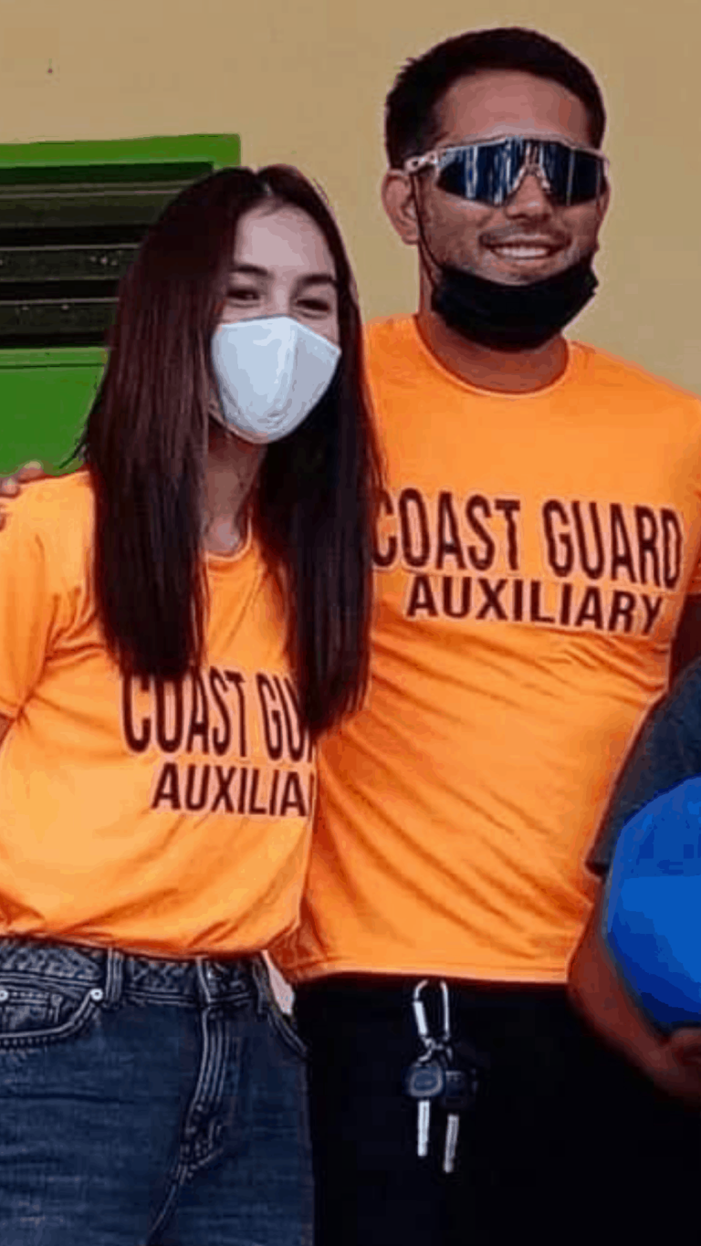 LOOK: Julia Barretto and Gerald Anderson spotted together in relief distribution activity