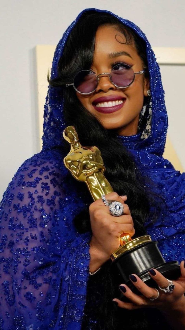 Fil-Am singer H.E.R. is now an Oscar winner: ‘God is so great!’