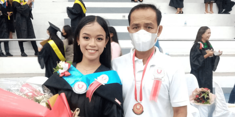 A first for his family: Single father turns emotional after daughter graduates from college with Latin honors