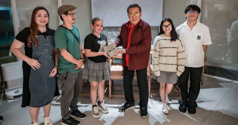 Chavit Singson pays visit to Carlos Yulo’s family as ‘catalyst of love and forgiveness’ with P1M gift